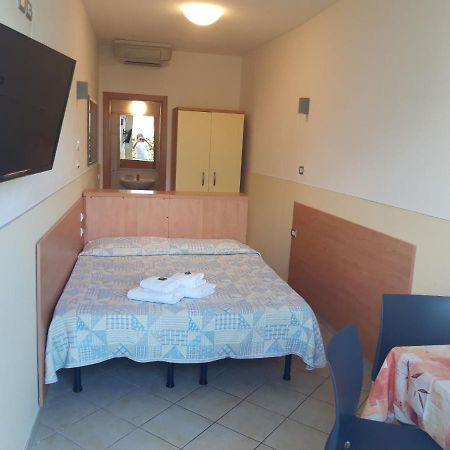 Residence Rosemary Brenzone sul Garda Esterno foto