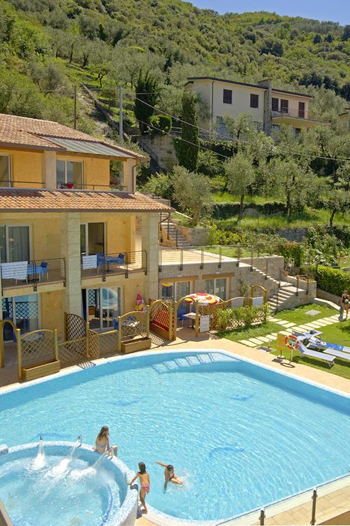 Residence Rosemary Brenzone sul Garda Esterno foto