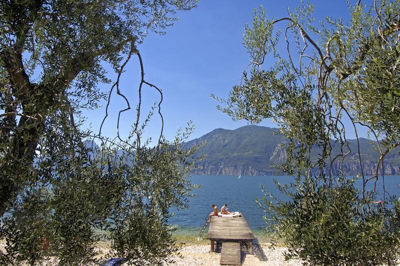 Residence Rosemary Brenzone sul Garda Esterno foto