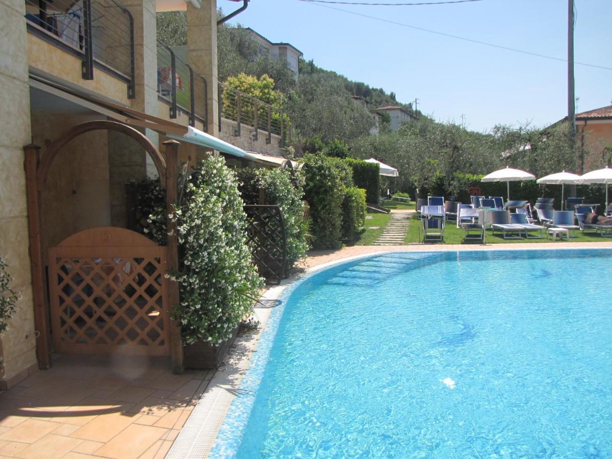 Residence Rosemary Brenzone sul Garda Esterno foto