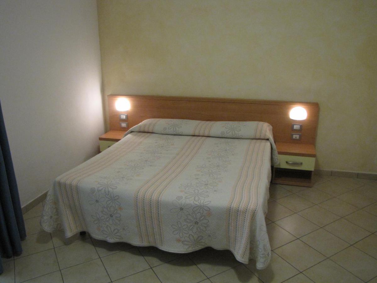Residence Rosemary Brenzone sul Garda Esterno foto