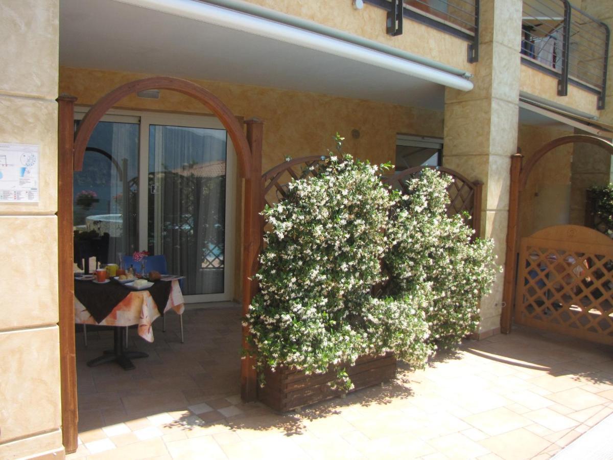 Residence Rosemary Brenzone sul Garda Esterno foto