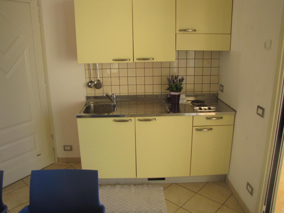 Residence Rosemary Brenzone sul Garda Esterno foto