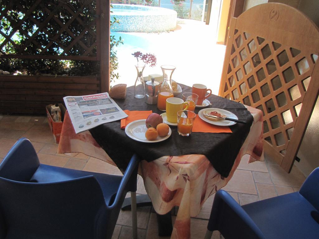 Residence Rosemary Brenzone sul Garda Esterno foto