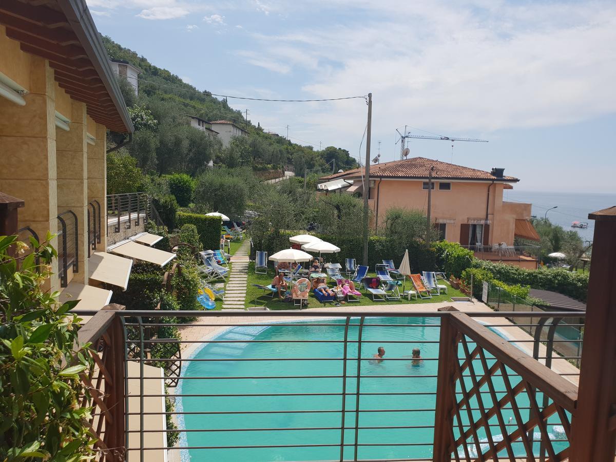 Residence Rosemary Brenzone sul Garda Esterno foto